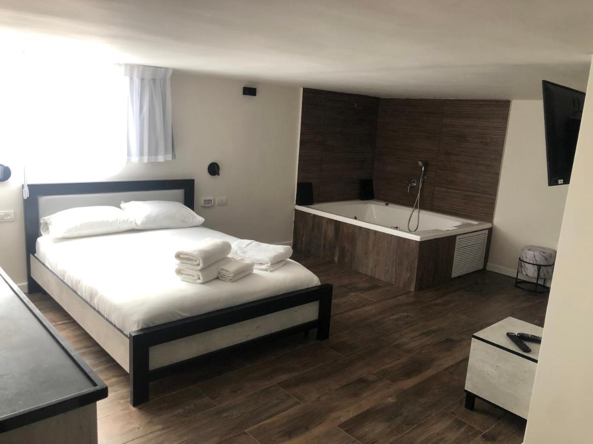 Hermitage Hotel Bat Yam Exteriör bild